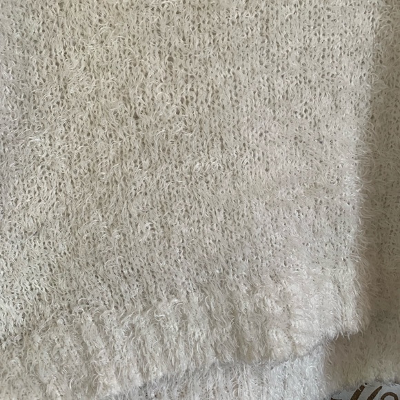 Fuzzy sweater💘 - Picture 2 of 2